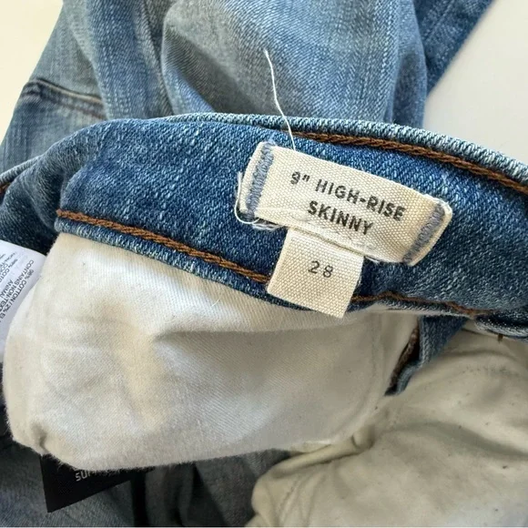 Madewell 9” High Rise Distressed Skinny Jeans size 28 - Picture 4 of 7